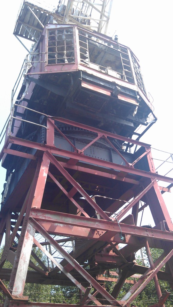 Derelict crane [2]