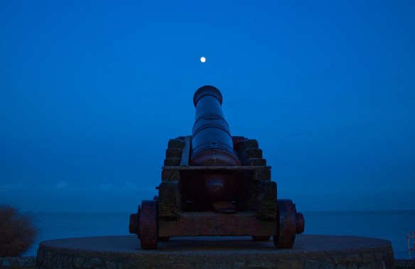 night-cannon-moon
