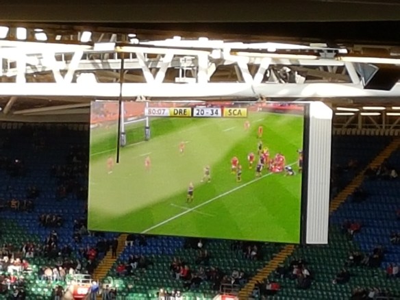 Dragons 20 Scarlets 34