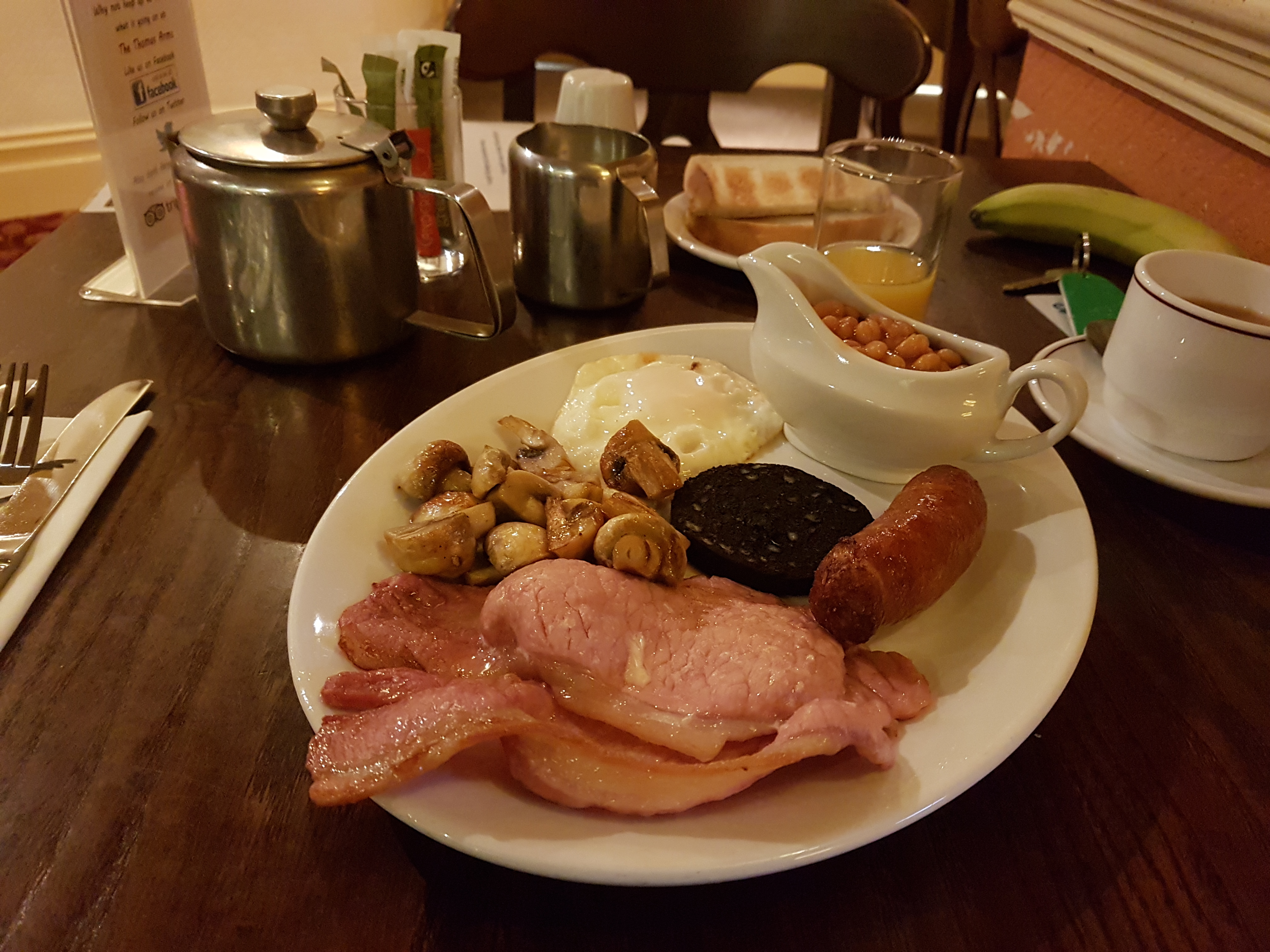 Full Welsh breakfast.jpg