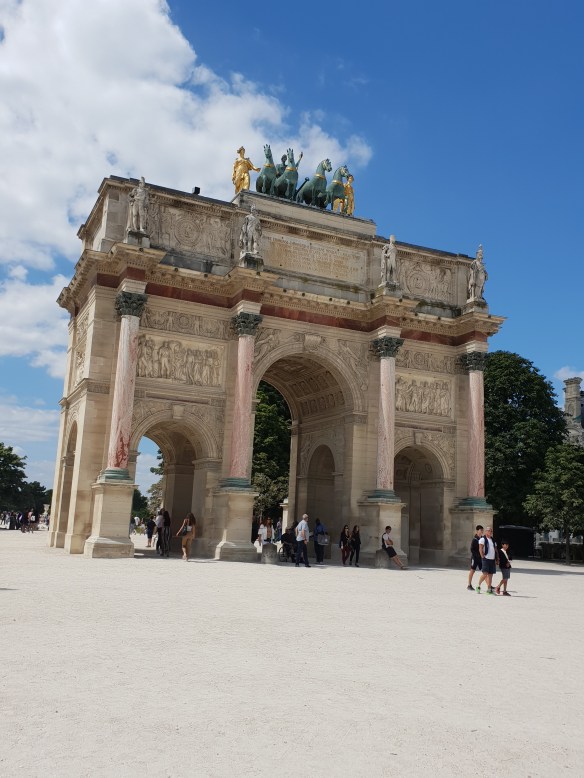 Arch near Louvre [2]