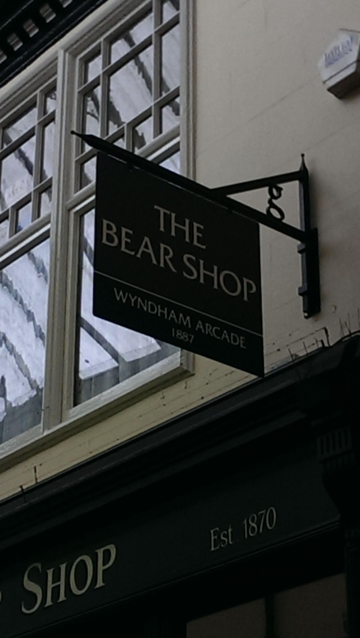 Bear shop [2]