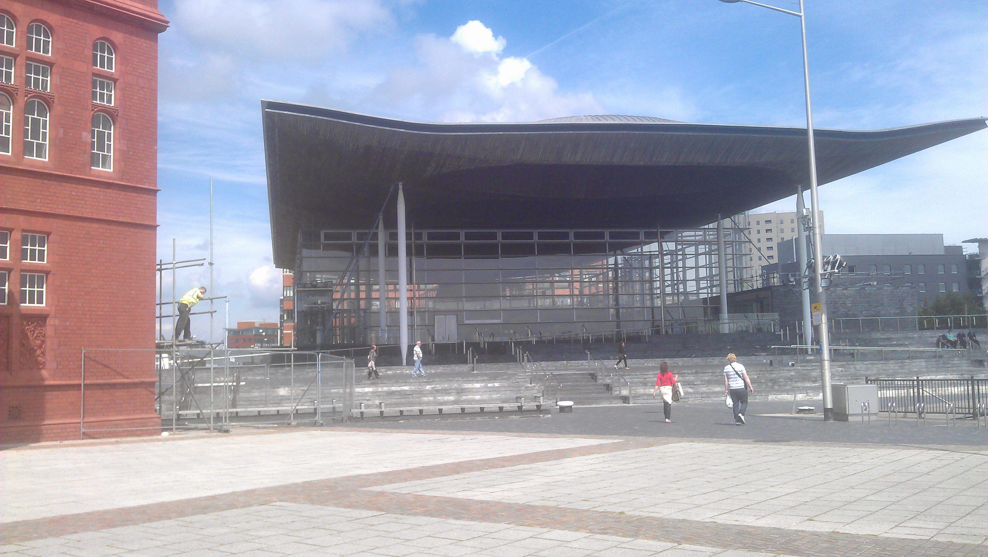 Senedd 1