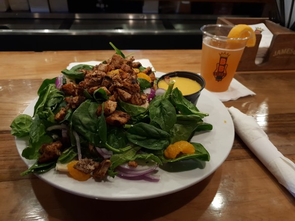 BB King's Club Spinach Salad with Blackened Chicken